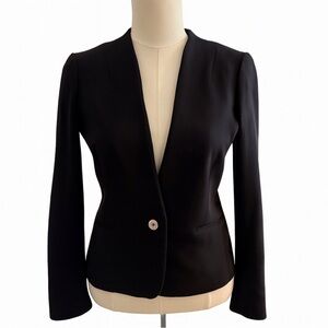 Banana Republic Black Women's Blazer Size 6. Very flattering!